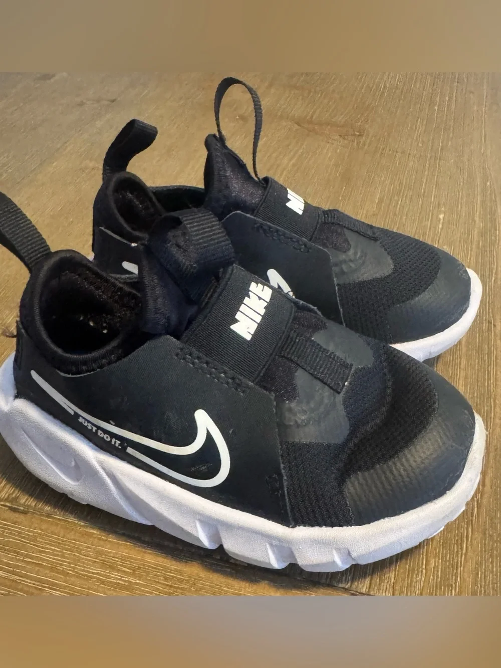 Nike Flex Runner 2 Toddler Size 7C and White Slip-On Athletic Shoes